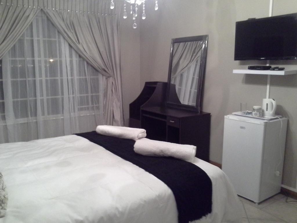De Zevende Hemel Guesthouse เซคุนดา ภายนอก รูปภาพ